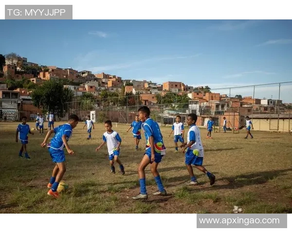 堆糖足球带你领略激情四溢的绿茵场景与精彩瞬间的完美结合